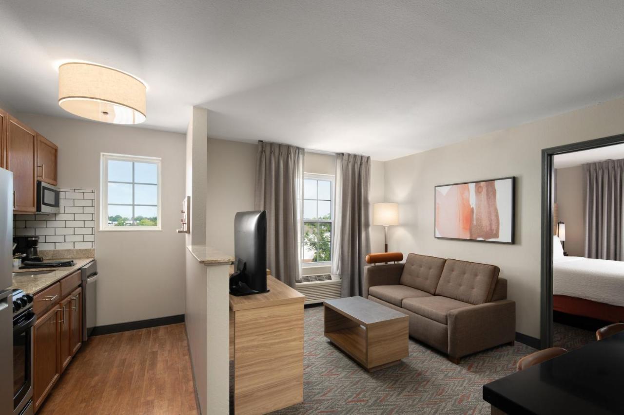 Candlewood Suites St Louis St Charles By Ihg Saint Charles Exteriör bild