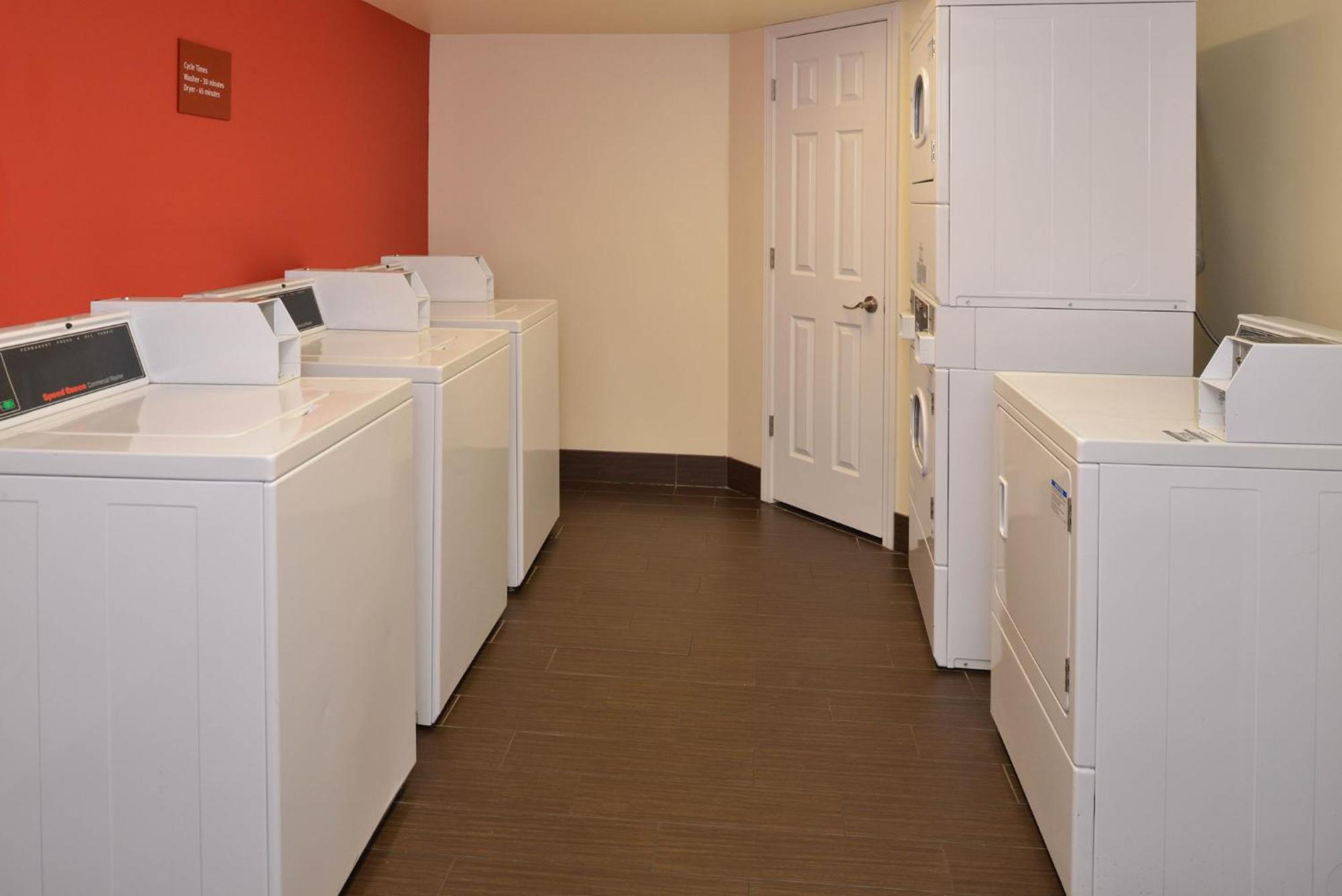 Candlewood Suites St Louis St Charles By Ihg Saint Charles Exteriör bild