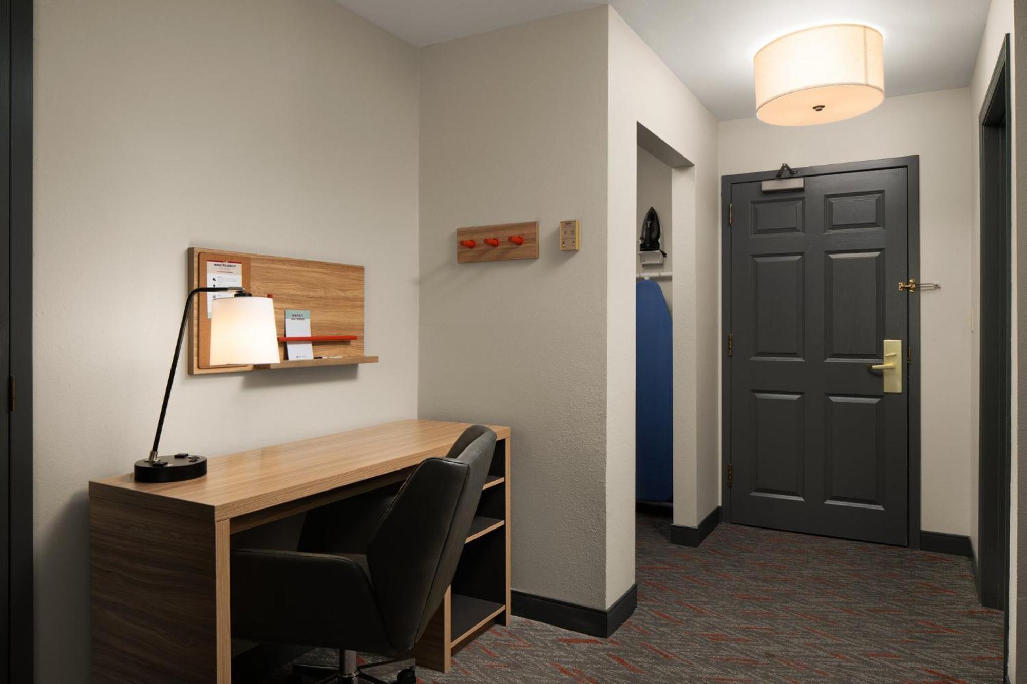 Candlewood Suites St Louis St Charles By Ihg Saint Charles Exteriör bild